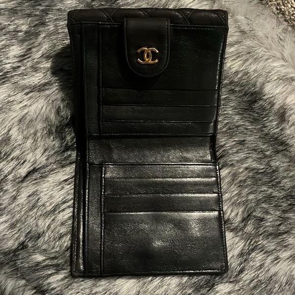 CHANEL QUILTED DOUBLE SNAP WALLET - Picture 8 of 16